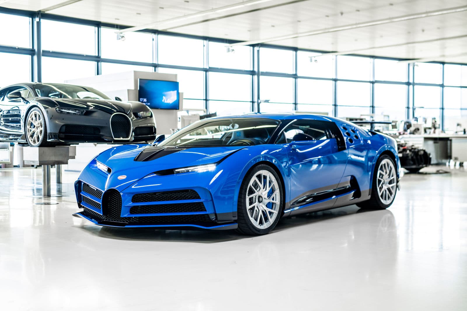 A contemporary version of the EB110's exterior and interior blends with the latest technology and Bugatti know-how to sculpt the Centodieci.