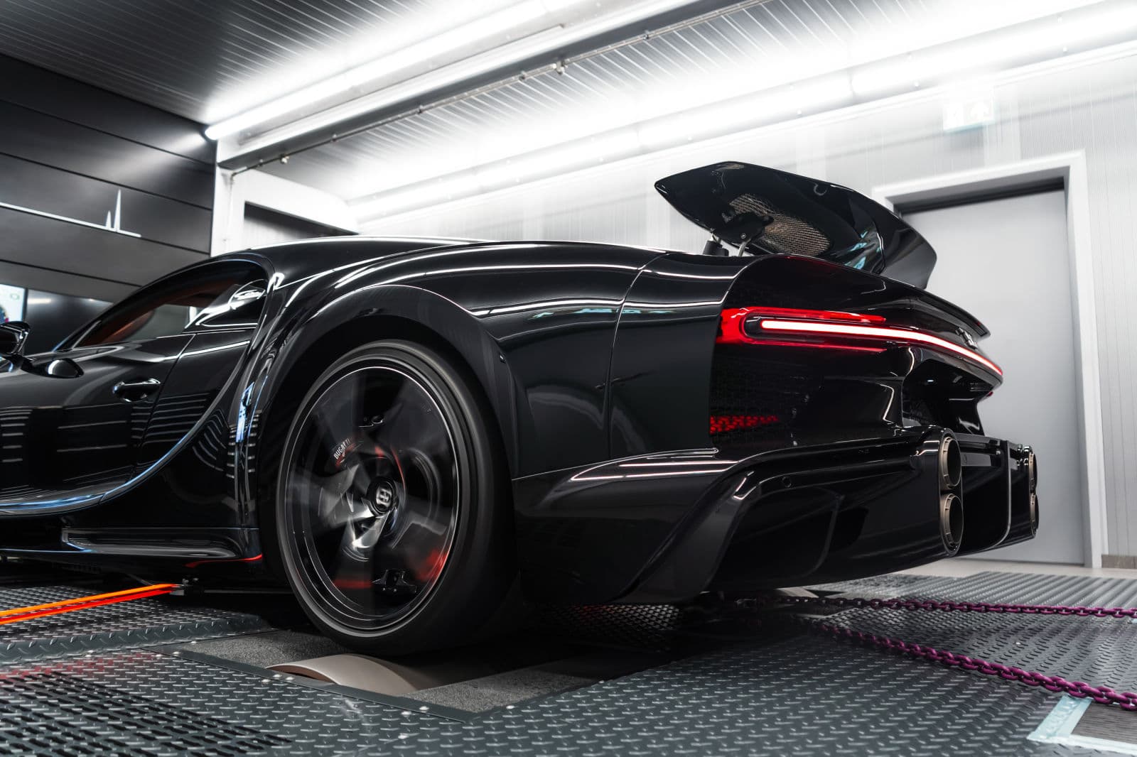 Bugatti Chiron Super Sport Producing 1,618 PS on the dynamometer Bugatti Newsroom