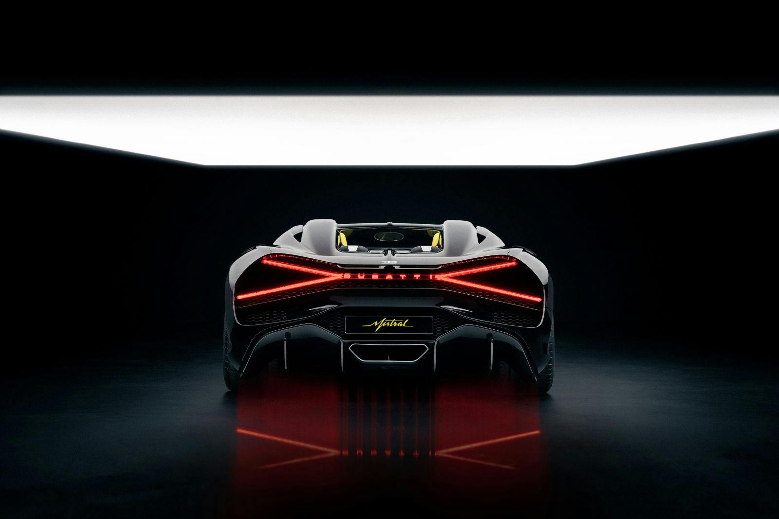 The W16 Mistral’s X-shaped taillights are an elegant reinvention of the Bolide’s iconic design.