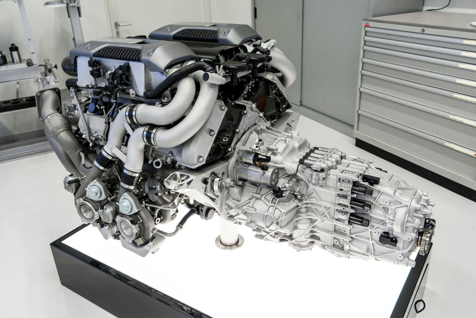 Der 8,0-Liter-W16-Motor des Chiron ist ein Gesamtkunstwerk