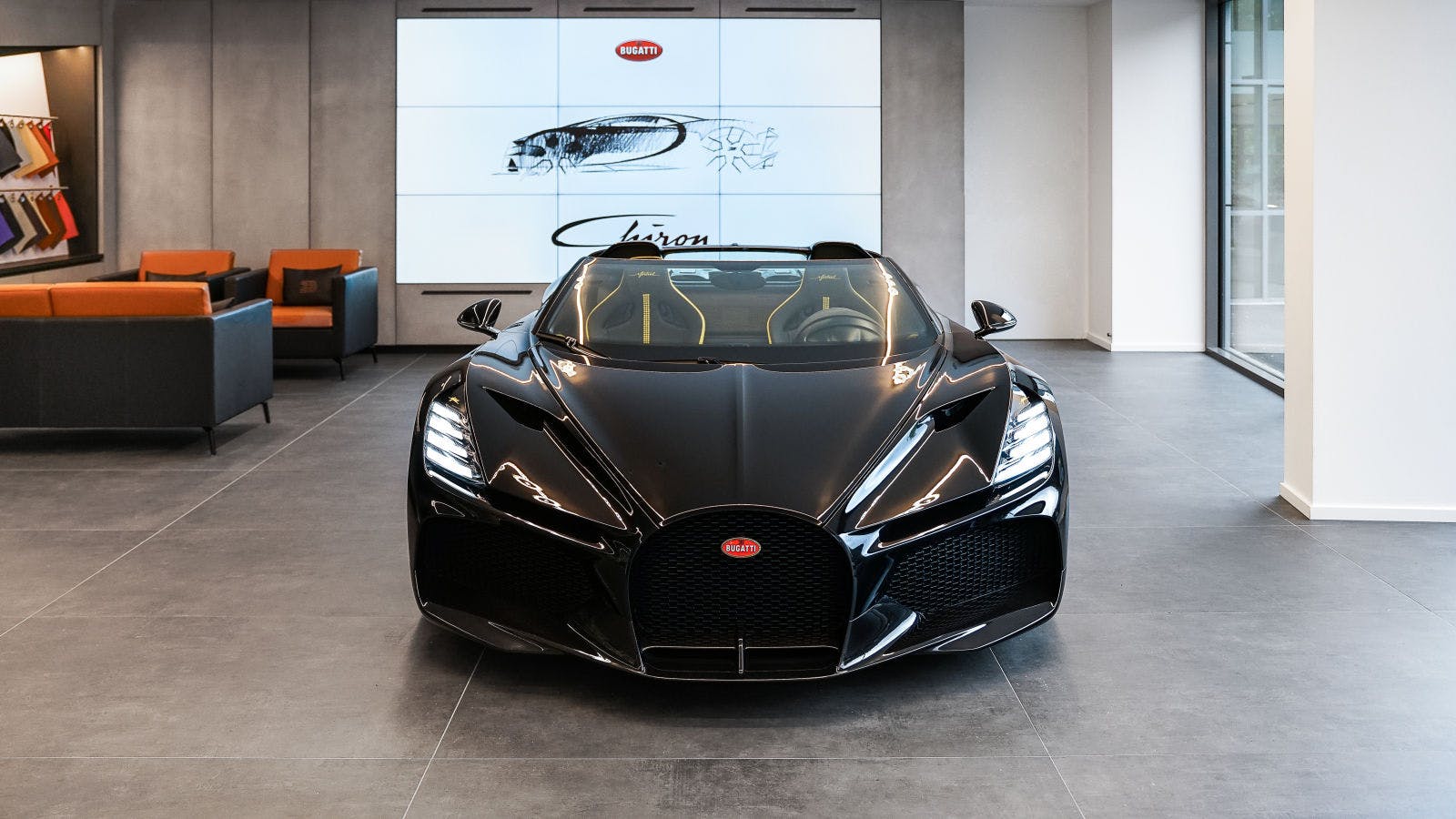 In Hamburg, the W16 Mistral was on display for the first time at a Bugatti retailer in Europe.