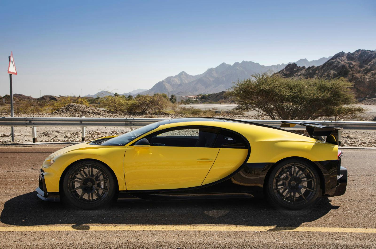 The Chiron Pur Sport with the Jaune Molsheim and Carbon colour split.