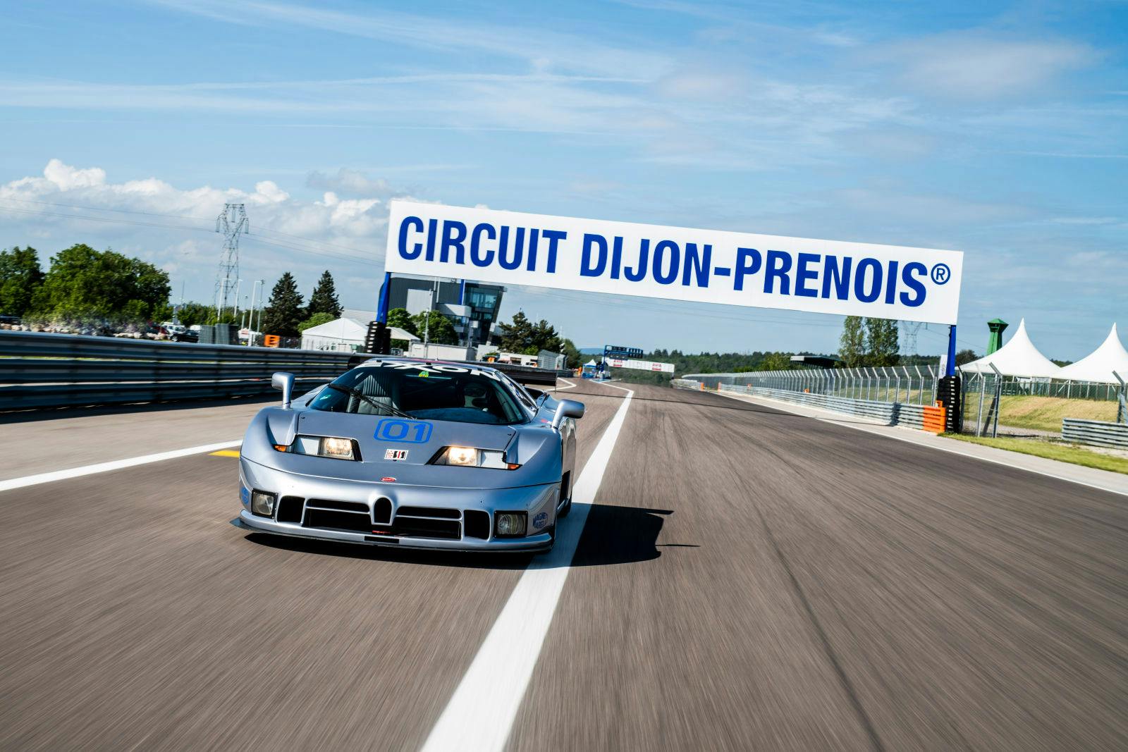 Der Bugatti EB 110 Sport Competizione – nach 25 Jahren zurück auf der Ziellinie in Dijon.