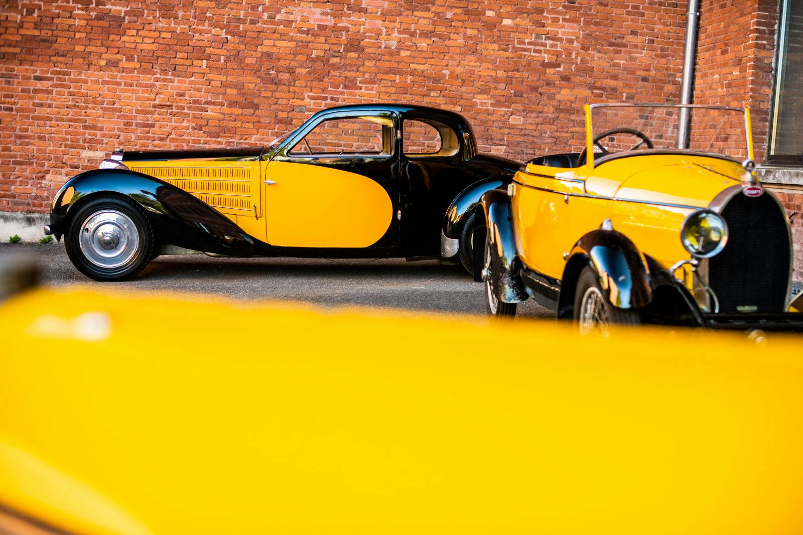 Die Lieblingsfarbkombination von Ettore Bugatti: Schwarz und Gelb.  