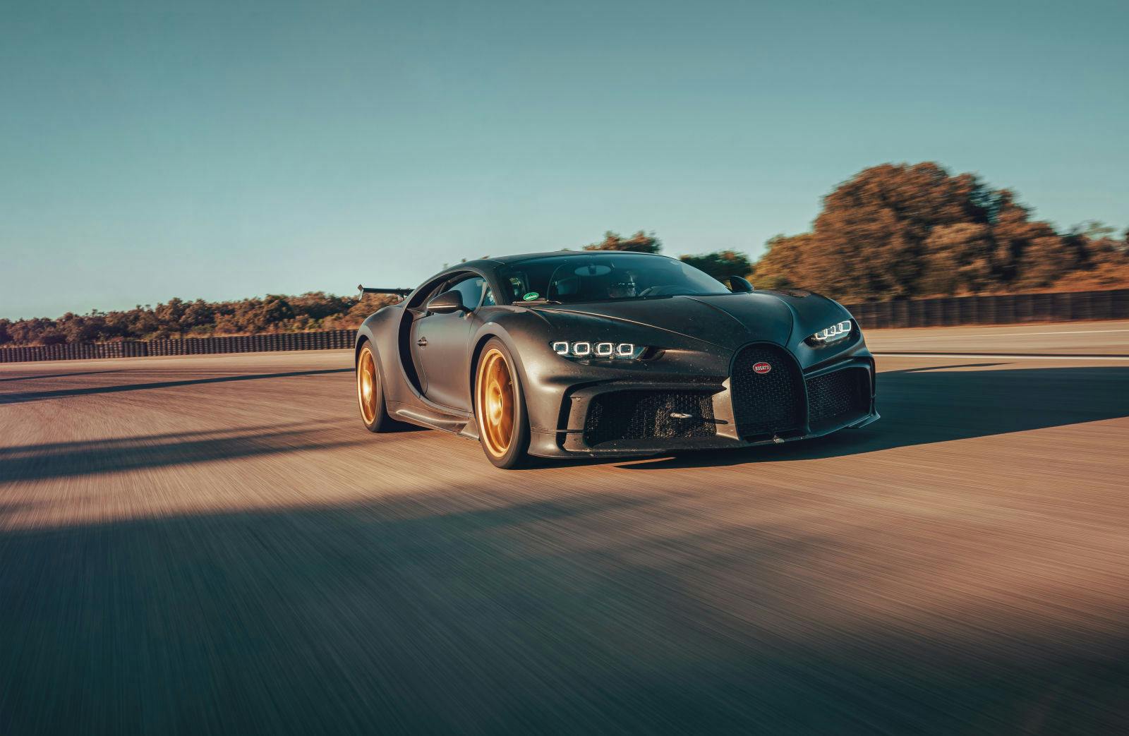 Bugatti Official Pilot Andy Wallace tests a pre-series prototype of the Chiron Pur Sport at the Nardò proving ground in Apulia, Italy.