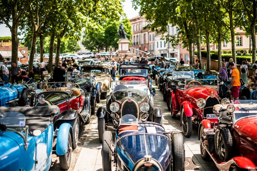 Du 12 au 19 juin, 108 voitures d’avant-guerre se sont réunies dans le sud de la France pour le Rallye Bugatti International, organisé cette année par le Club Bugatti France. 