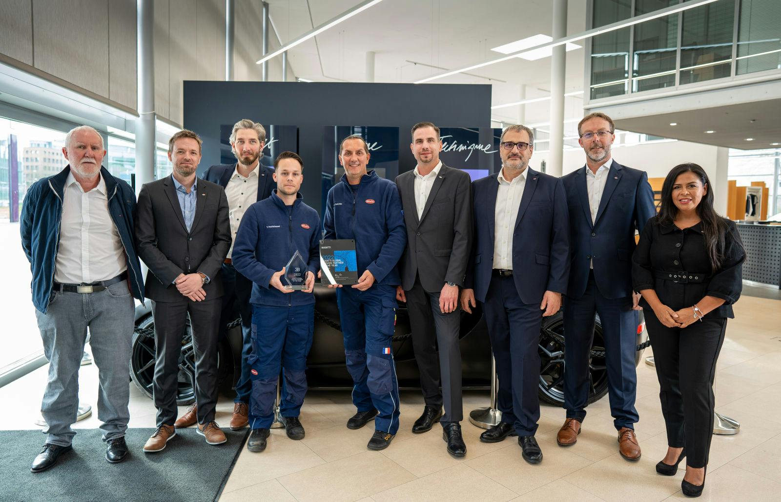 Das Team von Bugatti Zürich gewinnt die Auszeichnung als Bugatti Global Service Partner des Jahres 2022.