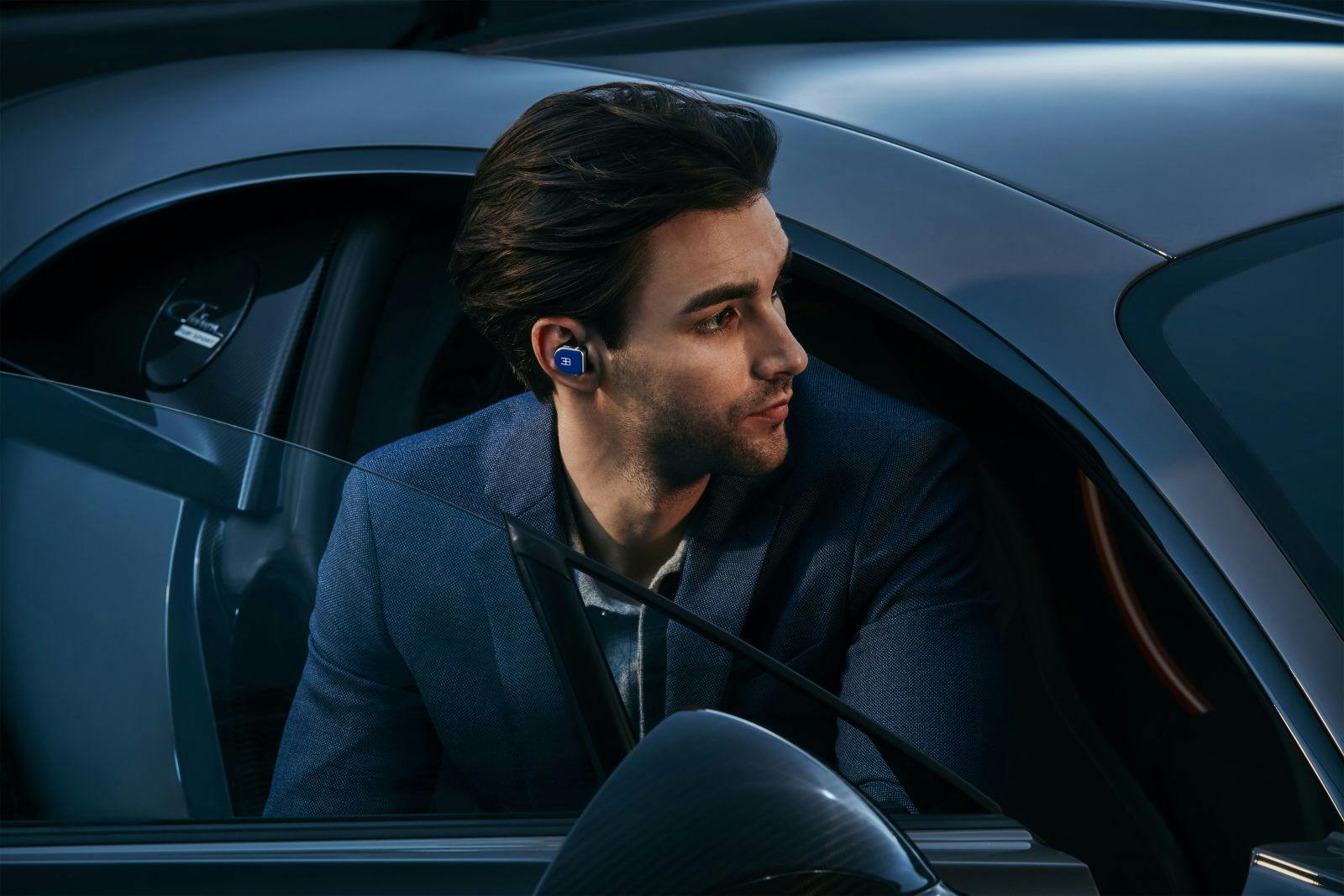 Die MW08 In-Ear-Kopfhörer mit aktiver Geräuschunterdrückung sind leicht und ausdauerend, mit einer Gesamtspielzeit von 42 Stunden.