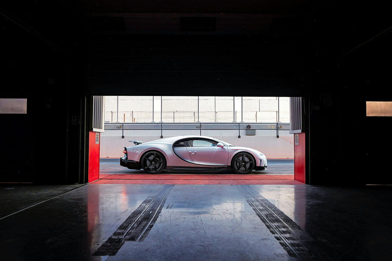 La Grand Tourisme la plus rapide et la plus luxueuse : La Chiron Super Sport à l'Autodrome de Dubaï.