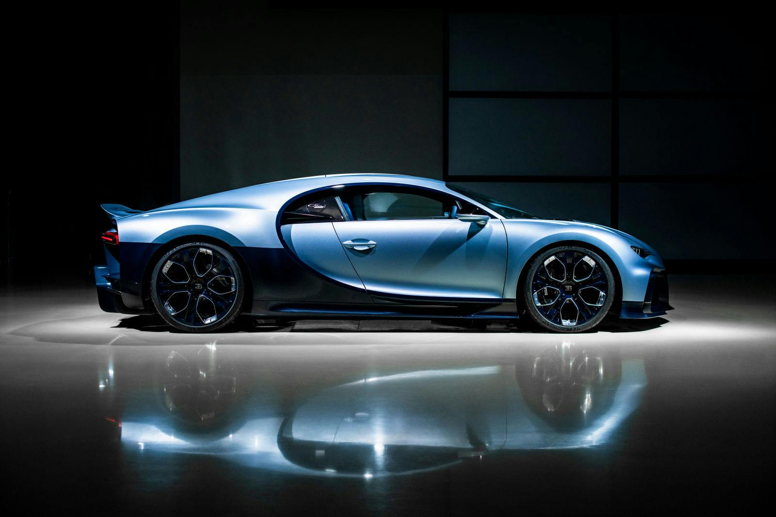 The automotive solitaire, the Bugatti Chiron Profilée, is a less radical interpretation of the Chiron Pur Sport.
