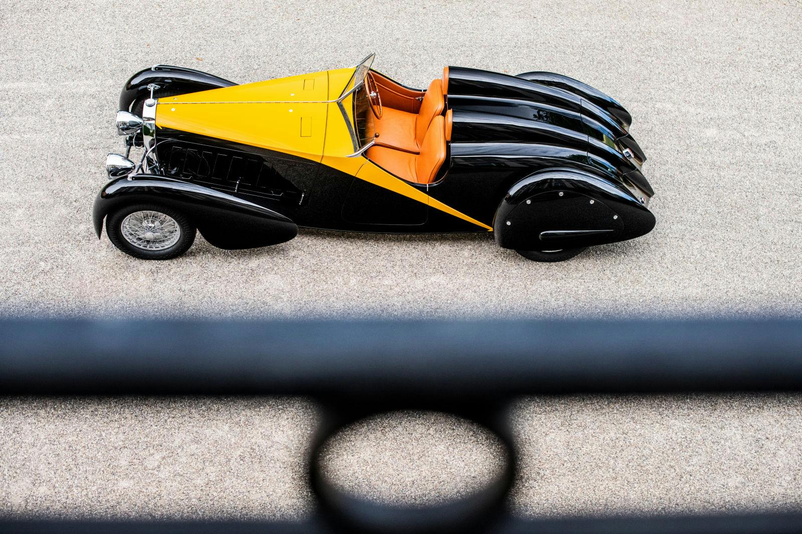 La Type 57 Roadster Grand Raid Usine arbore les couleurs préférées d’Ettore Bugatti: le noir et le jaune.