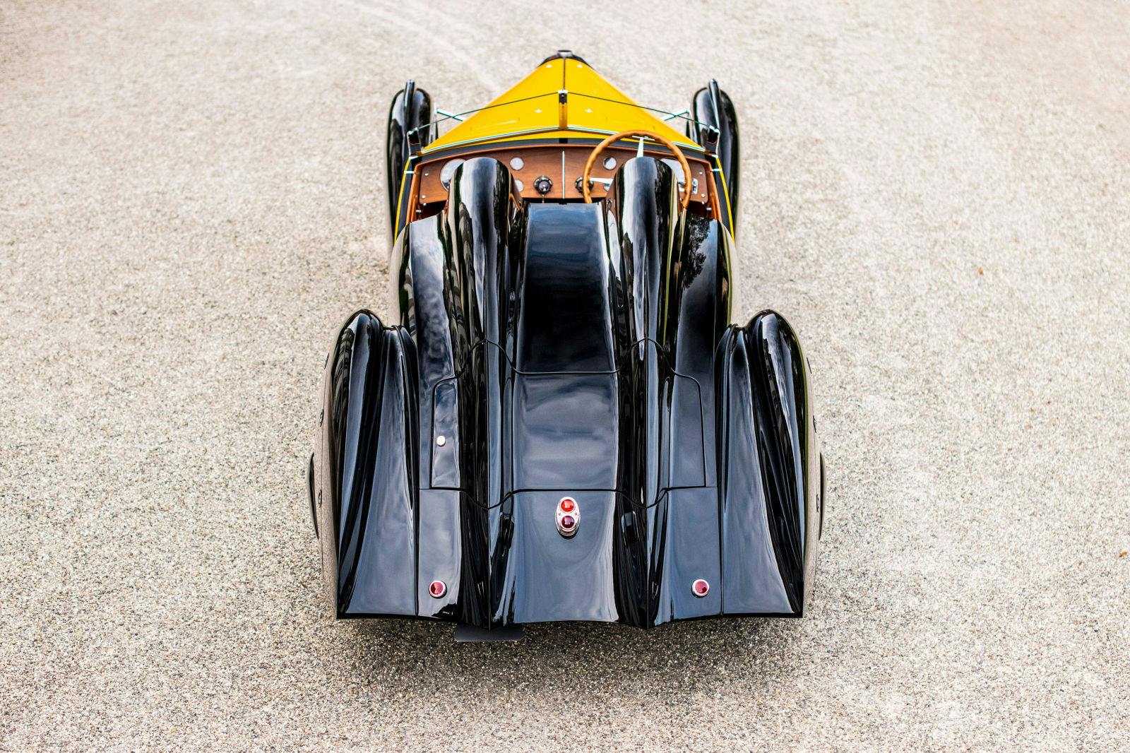 The Type 57 Roadster Grand Raid Usine and its streamlined and elongated fenders were designed to race.