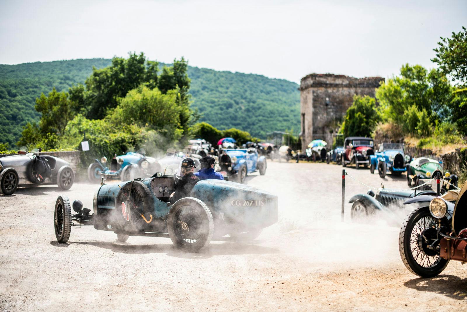 Du 12 au 19 juin, 108 voitures d’avant-guerre se sont réunies dans le sud de la France pour le Rallye Bugatti International, organisé cette année par le Club Bugatti France. 