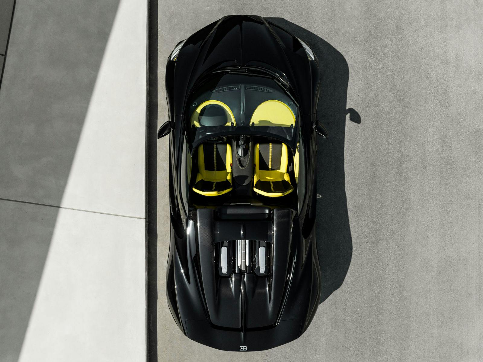 Sowohl beim Gebäude der BEEAH Group als auch beim Bugatti W16 Mistral standen Licht und Luftzirkulation im Mittelpunkt des Designprozesses.  