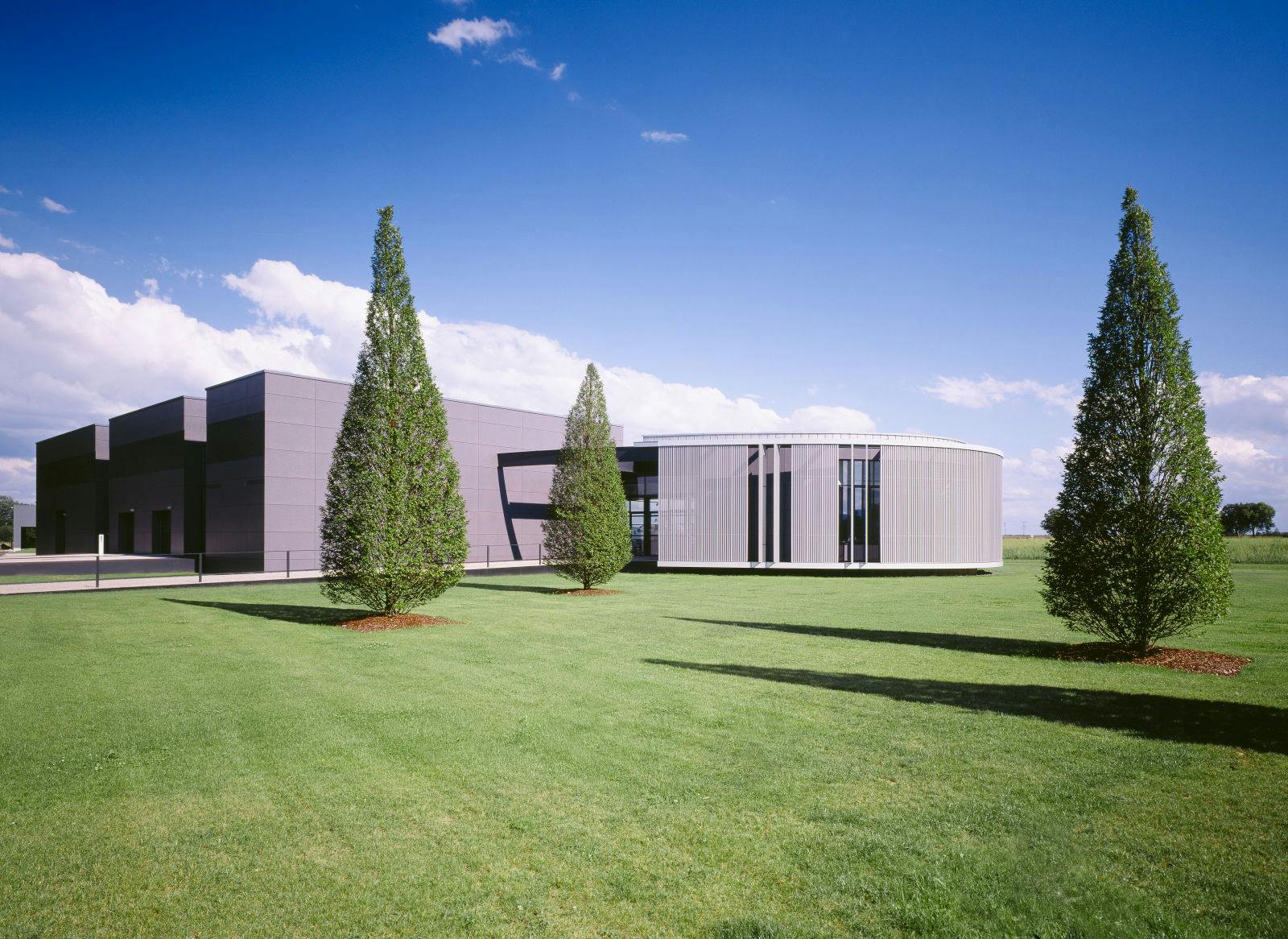 15 ans d'Atelier à Molsheim, en France : conçu par l'architecte allemand, le Professeur Gunter Henn