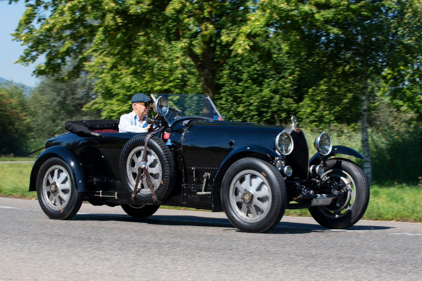 Balade en Bugatti Type 43 Grand Sport avec Guy Caquelin