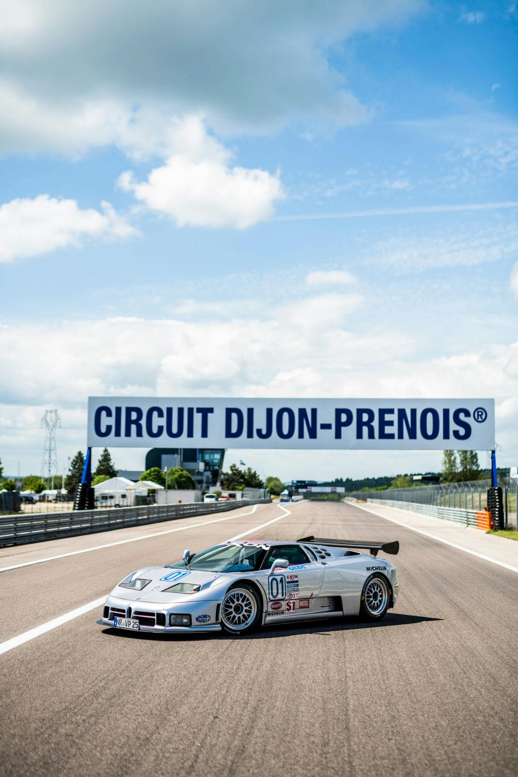 Bugatti EB 110 Sport Competizione – De retour sur la ligne d’arrivée à Dijon après 25 ans.