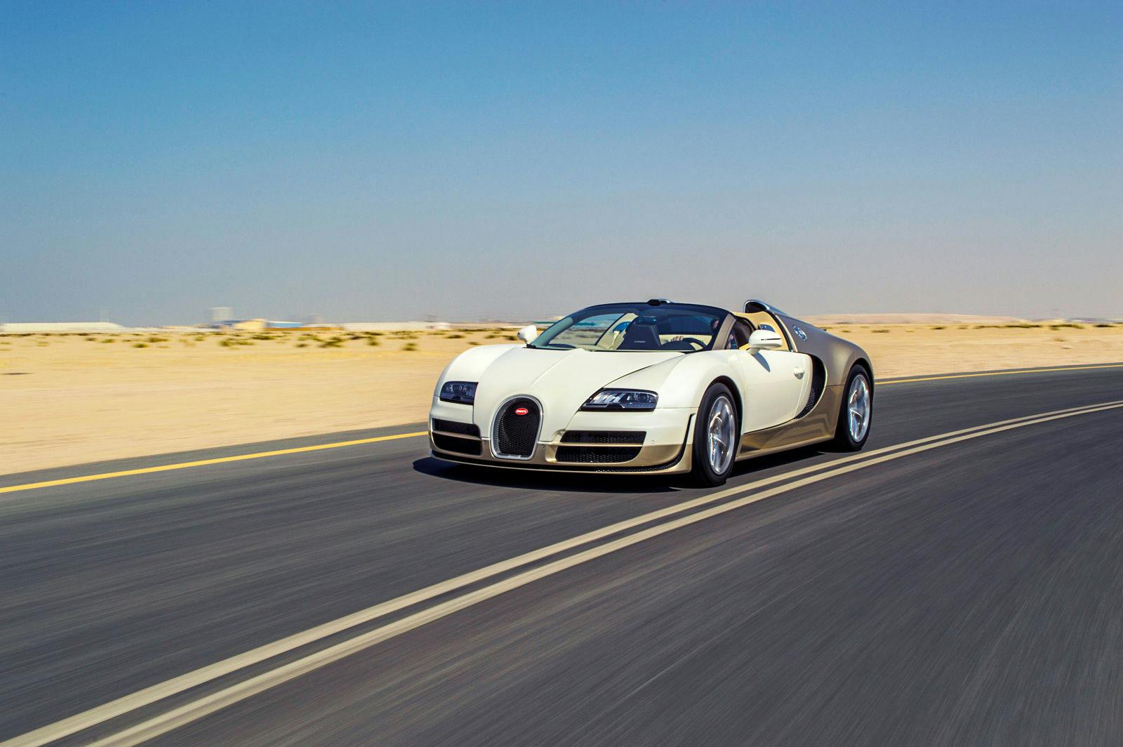 Desert Beauty – ein Bugatti Veyron 16.4 Veyron Grand Sport Vitesse auf den Wüstenstraßen Dubais