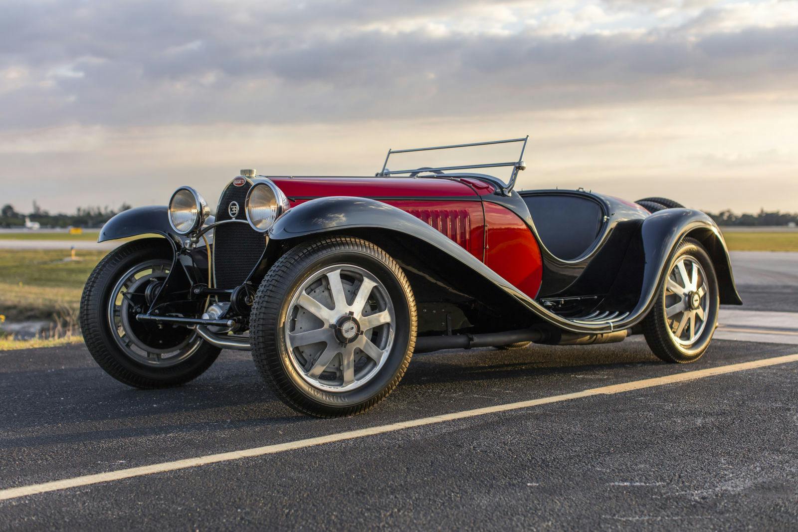 La Bugatti Type 55 Super Sport Roadster de 1932 a été vendue aux enchères pour 7,1 millions de dollars.