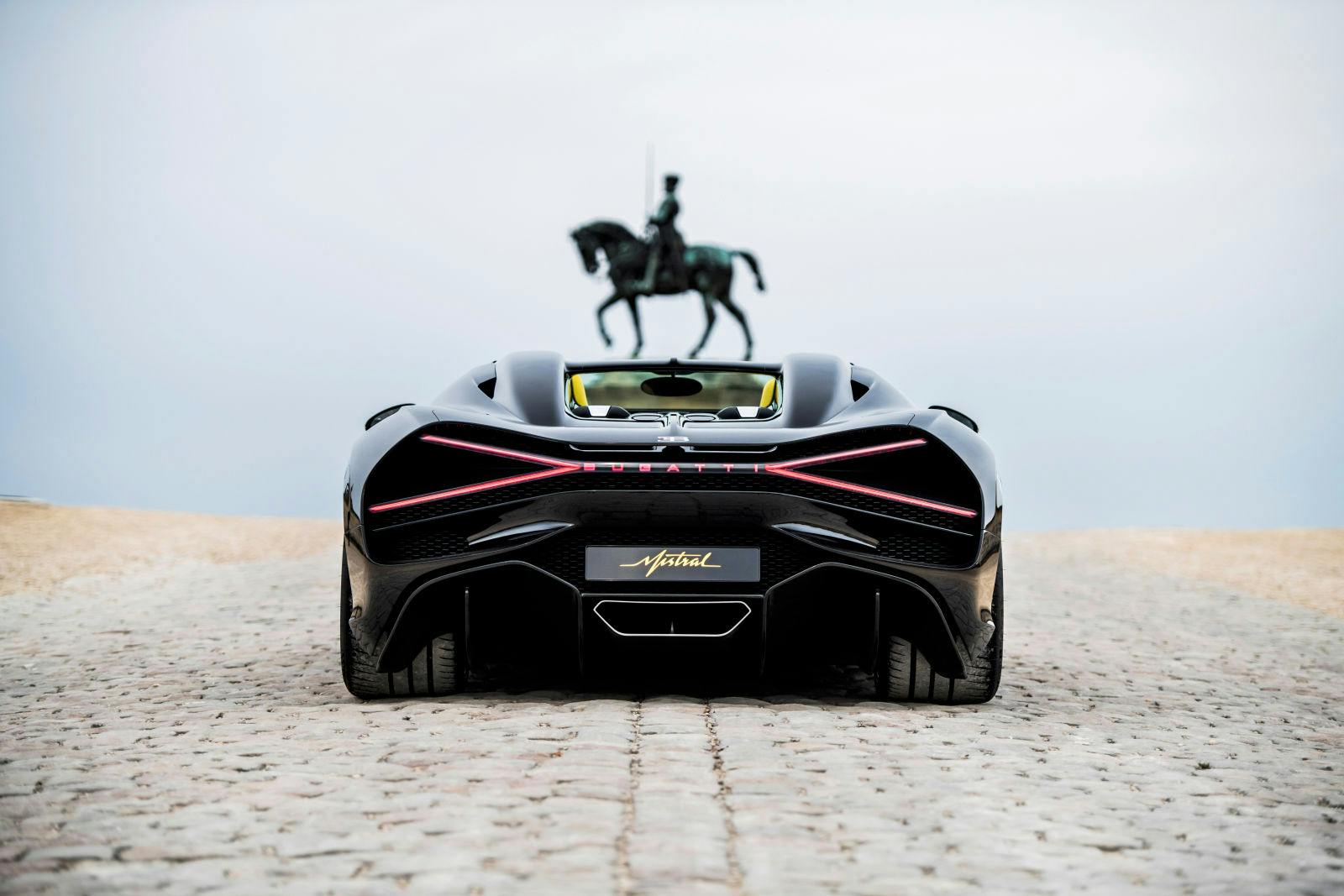 Les visiteurs ont pu découvrir ce weekend pour la première fois en Europe, la Bugatti W16 Mistral à Chantilly Arts & Elegance Richard Mille.