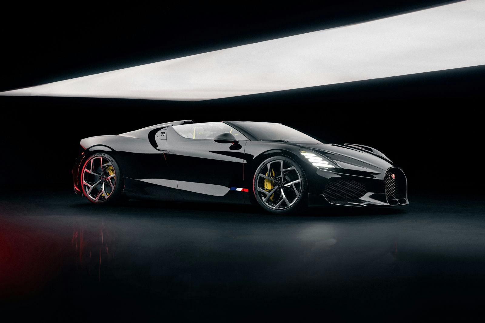 The Bugatti W16 Mistral was unveiled in August 2022 during Monterey Car Week.
