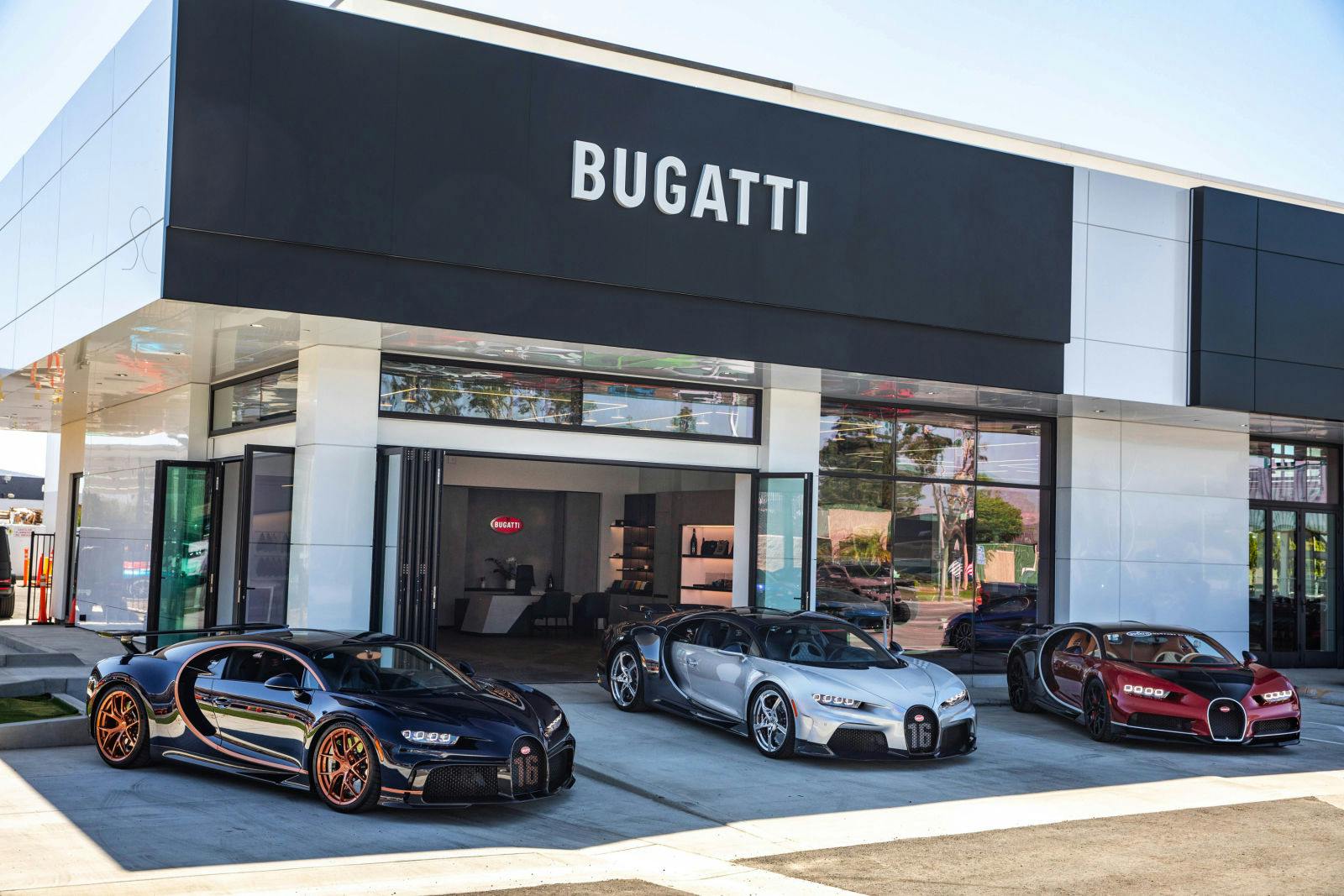 Inauguration du nouveau showroom Bugatti à Newport Beach. 