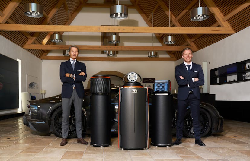 Bugatti Präsident Stephan Winkelmann und Buben&Zörweg CEO Florian vom Bruch präsentierten am Bugatti Stammsitz in Molsheim die ersten gemeinsam entwickelten Objekte.