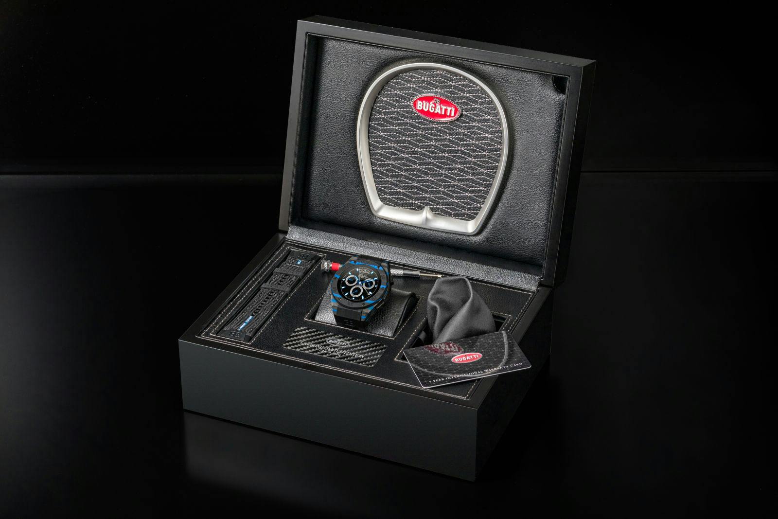 La Carbone Limited Edition est la première montre livrée avec un coffret entièrement en fibre de carbone.