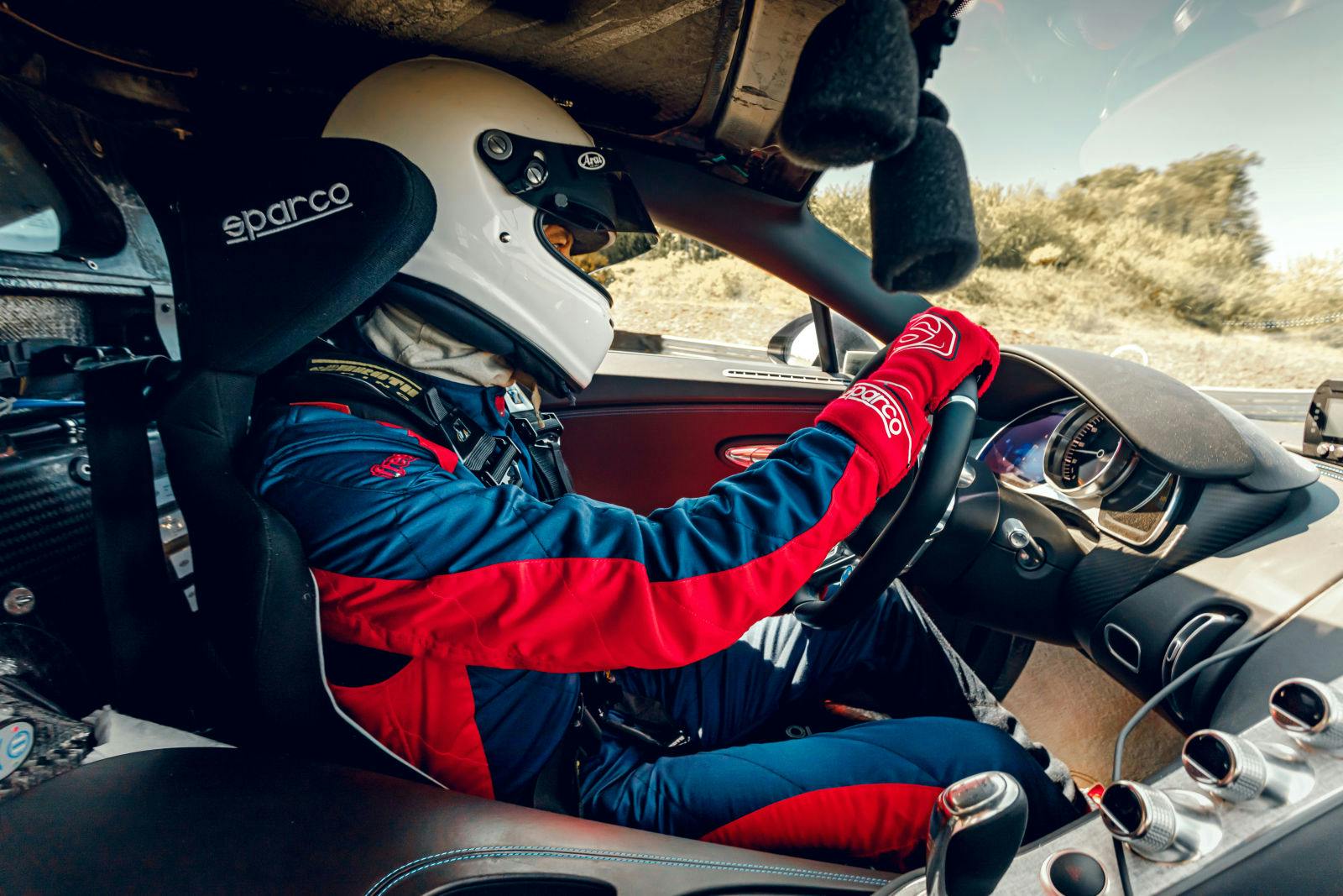 Sven Bohnhorst tests the extreme driving dynamics of the Pur Sport.