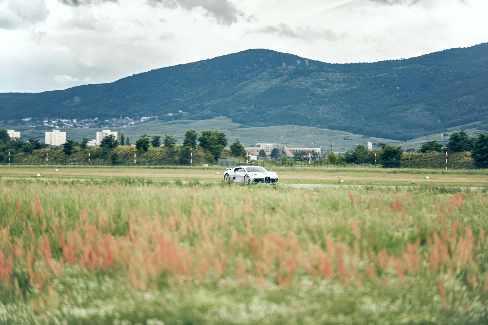 La Divo pendant les tests à grande vitesse sur la piste de l'aérodrome de Colmar.