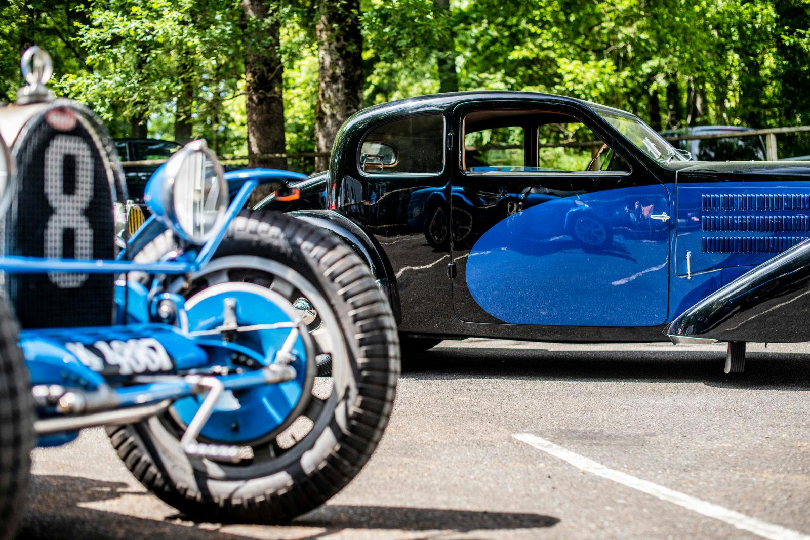 Die Besitzer der Vorkriegs-Bugattis freuten sich über die Gelegenheit, ihre Begeisterung mit den internationalen Zuschauern zu teilen. 