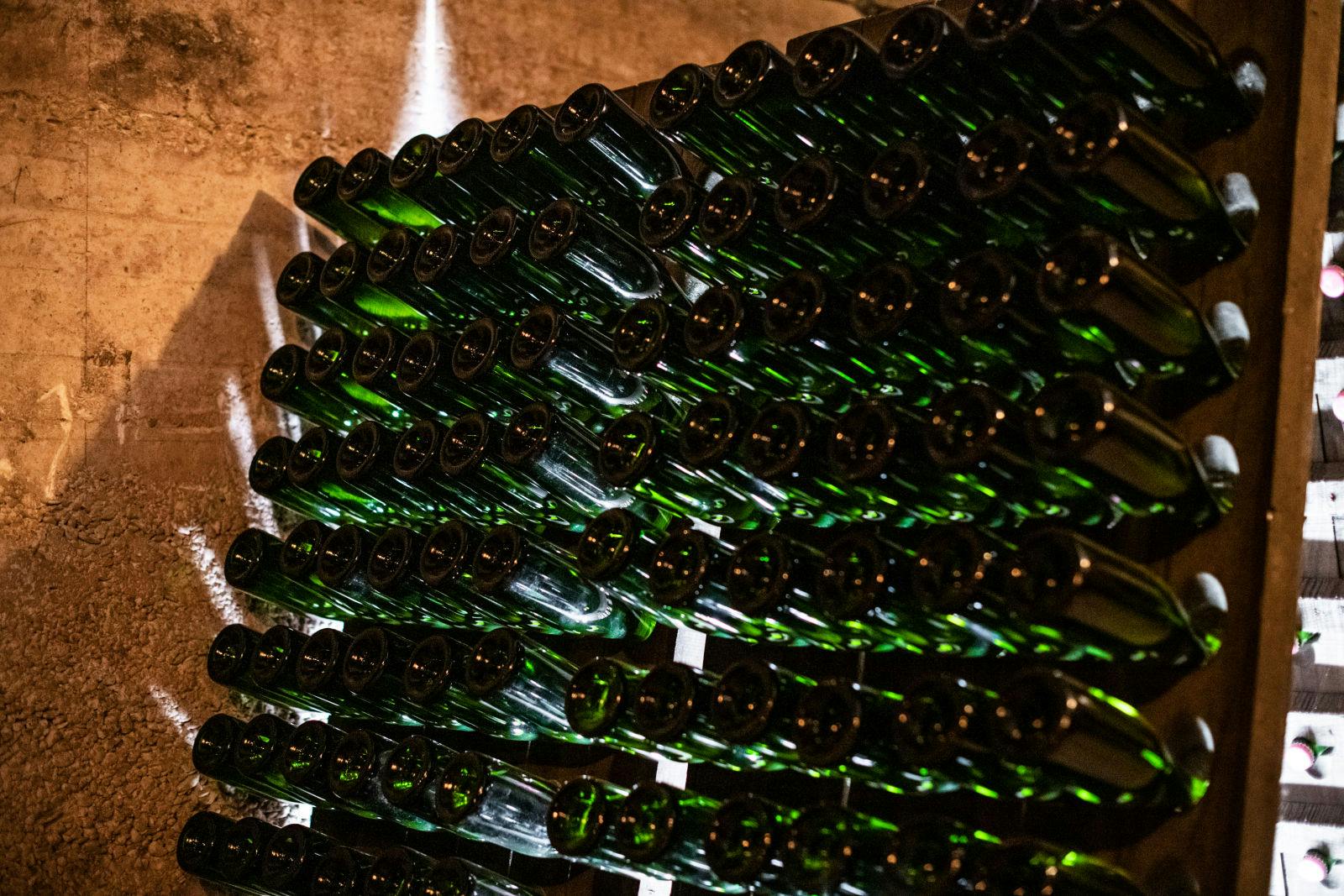 The Champagne Carbon For Bugatti collection is composed only of "vintage" wines.
