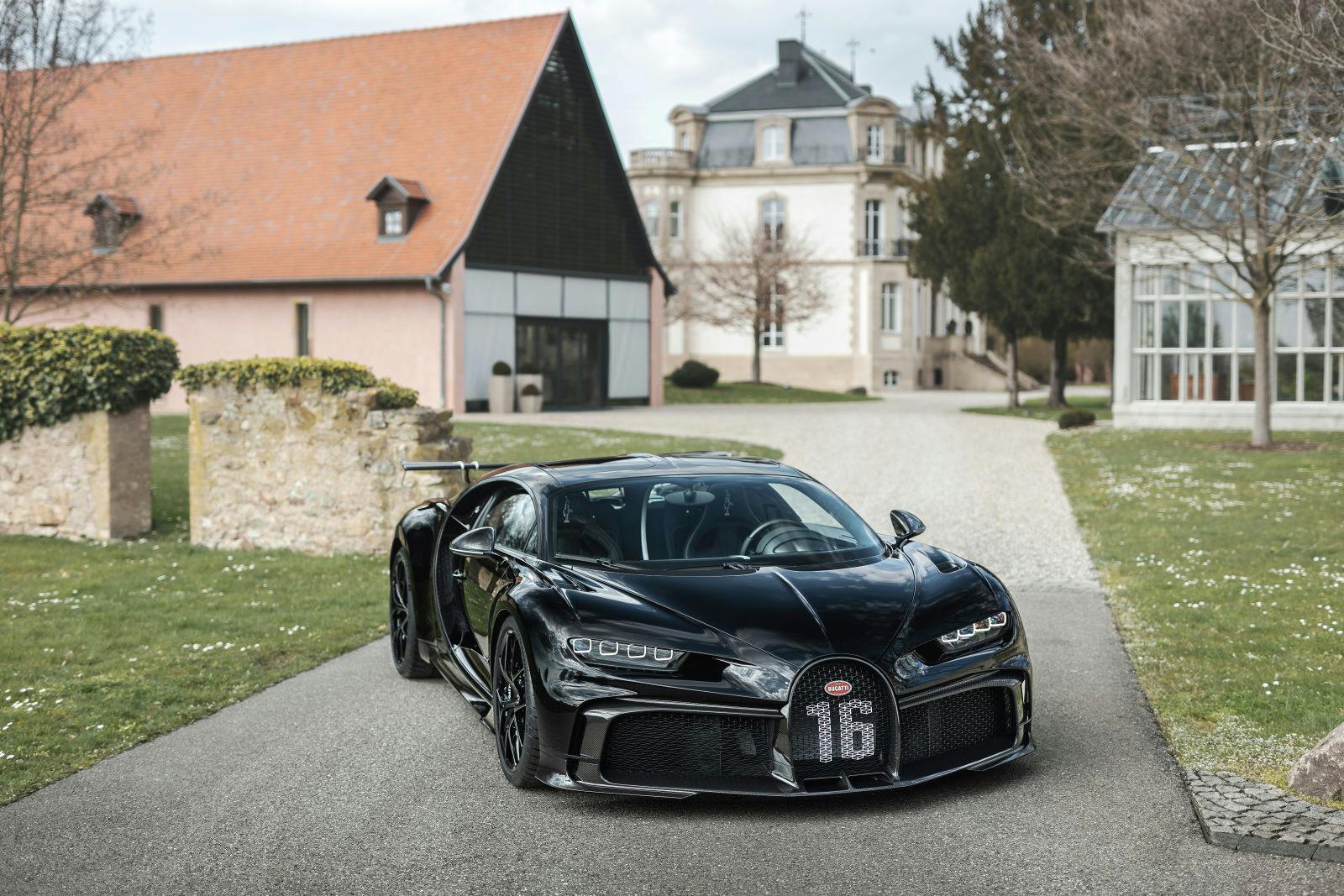 The Bugatti Chiron Pur Sport in ”Nocturne”, with details in “Grey Carbon”, “Gris Rafale” and “Gun Powder“.