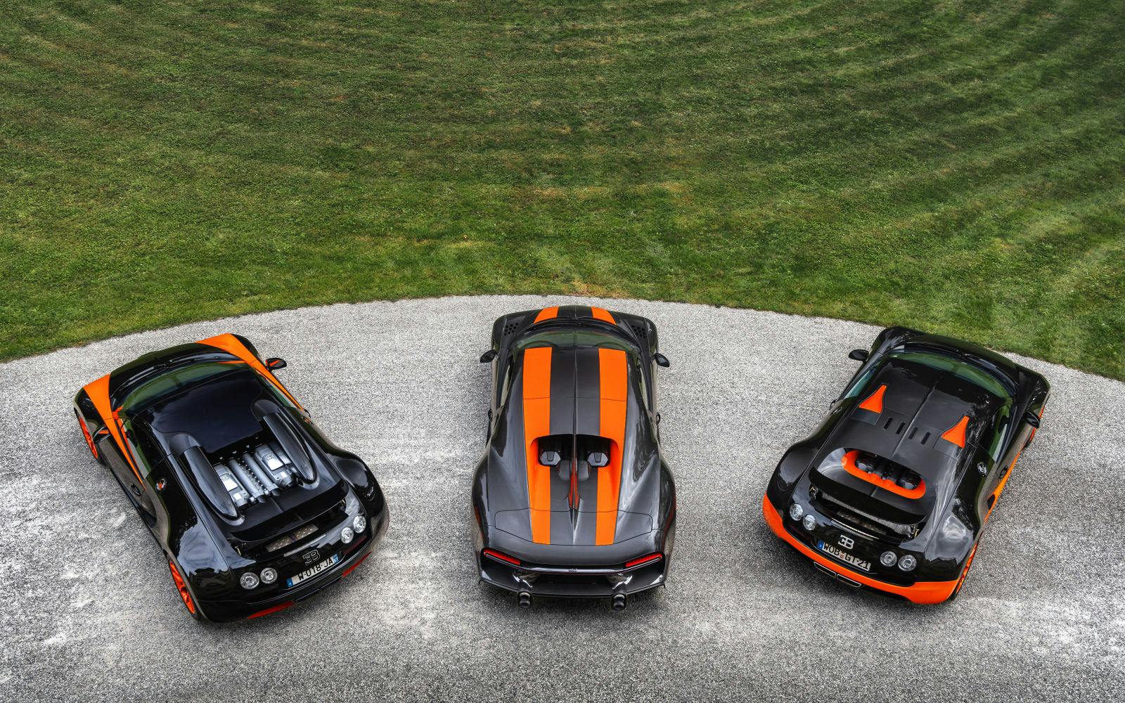 Bugatti – une marque de records ; sur la photo, les trois véhicules de records de l'ère moderne.