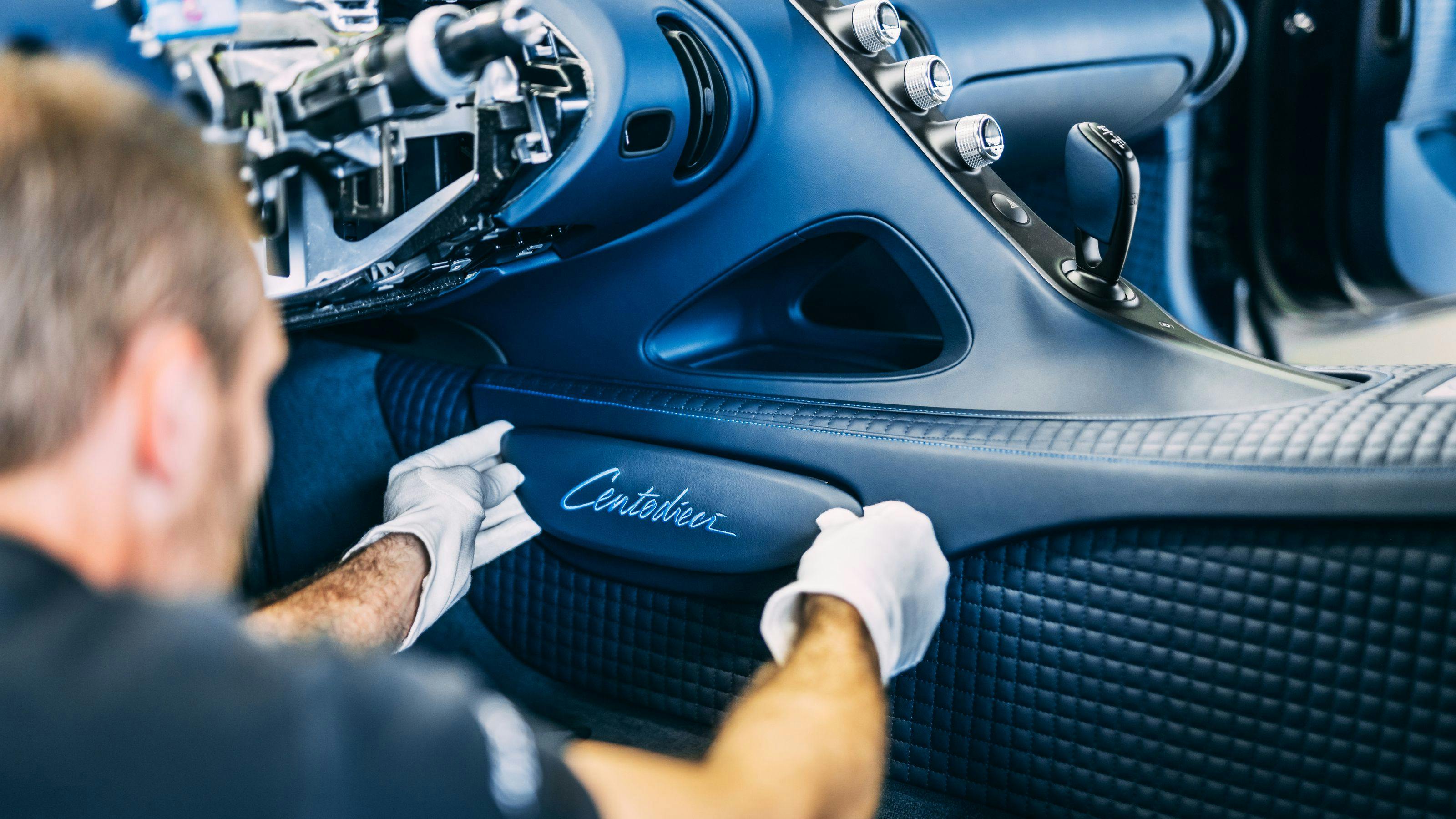 Das Interieur des Bugatti Centodieci – Eine Hommage an den EB 110 Super Sport