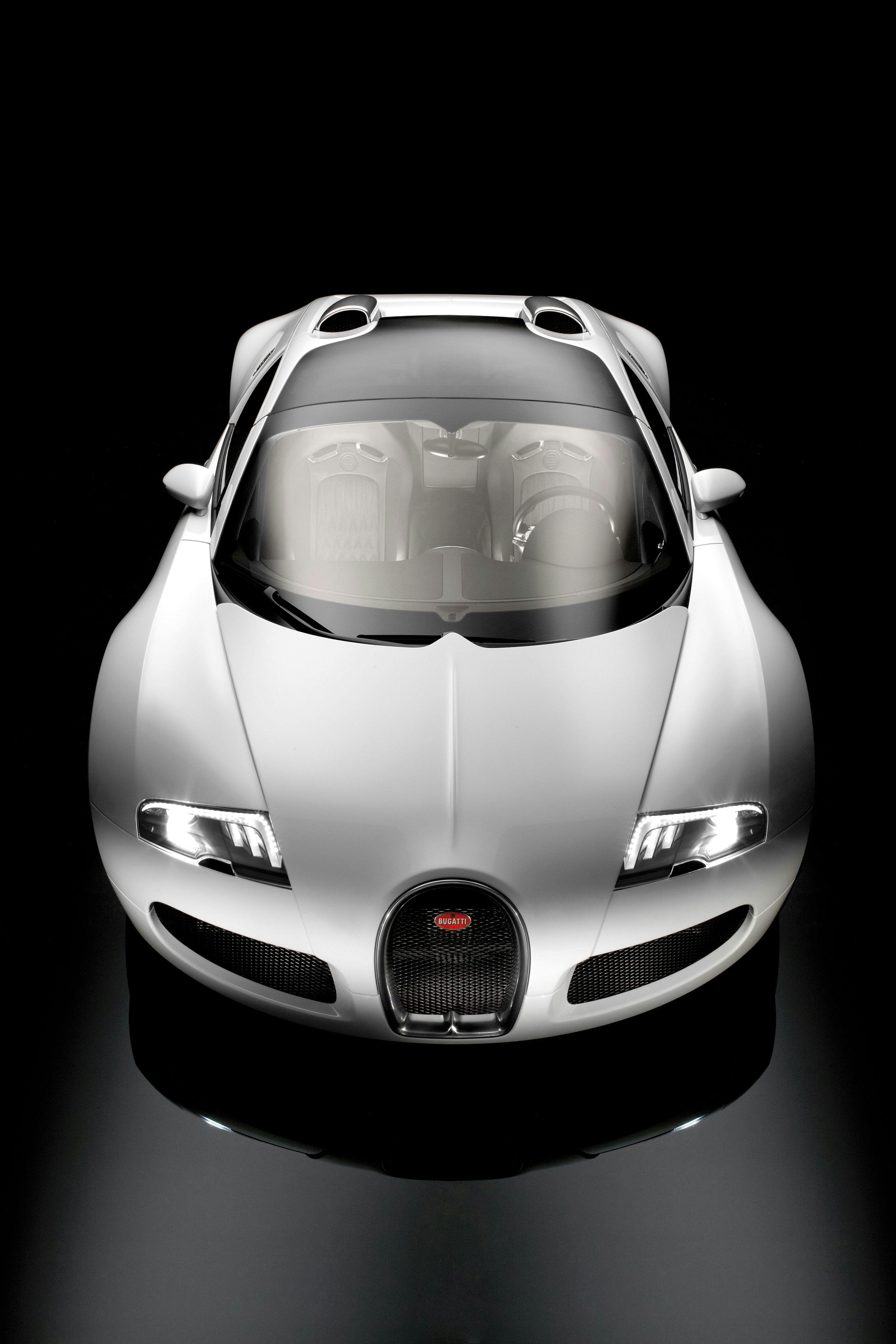 Bugatti Veyron 16.4 zeigt seine offene Seite