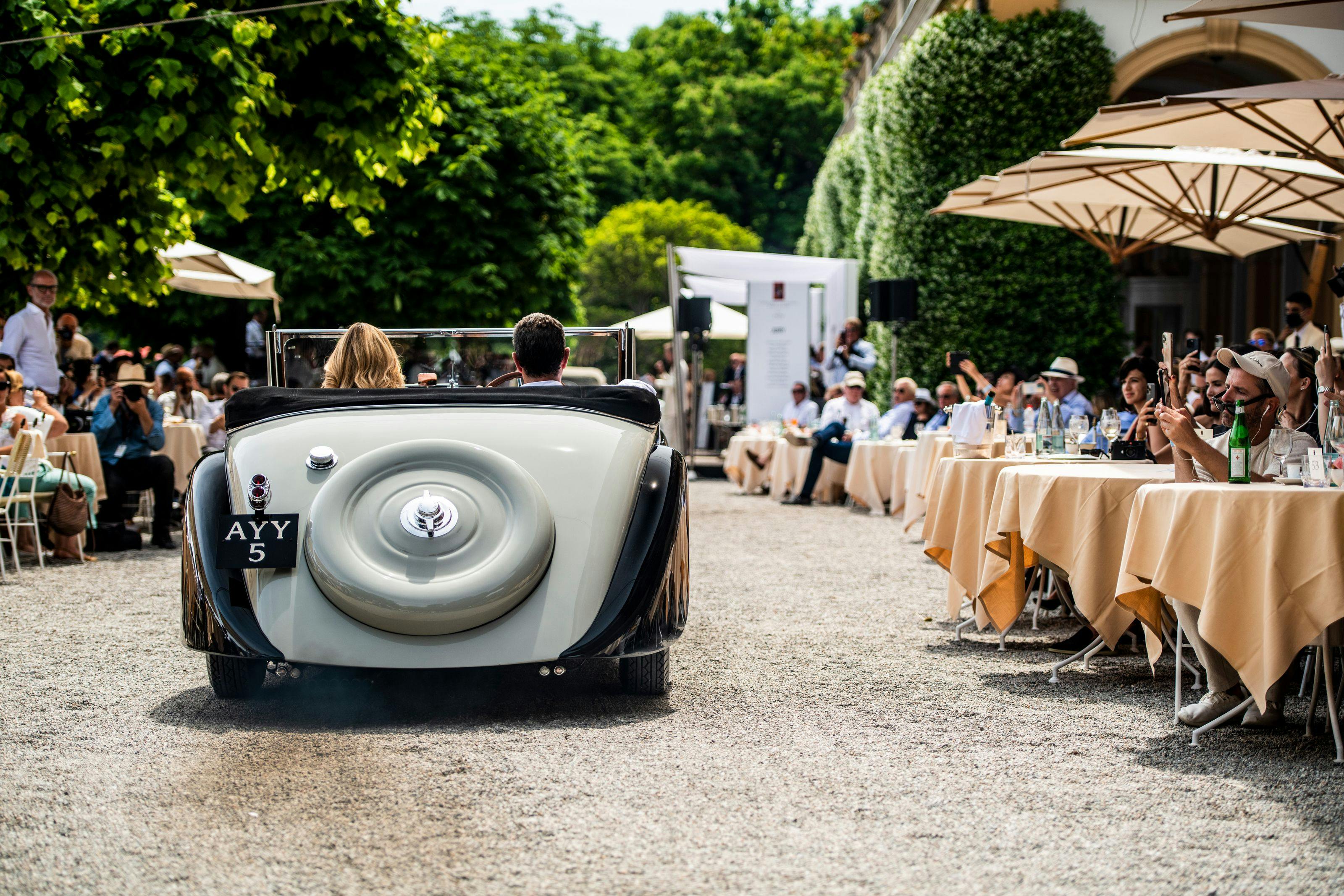 Bugatti wins several times at Concorso d’Eleganza with the ‘Best of Show’ award, the ‘Fiva Trophy’and the ‘Design award’