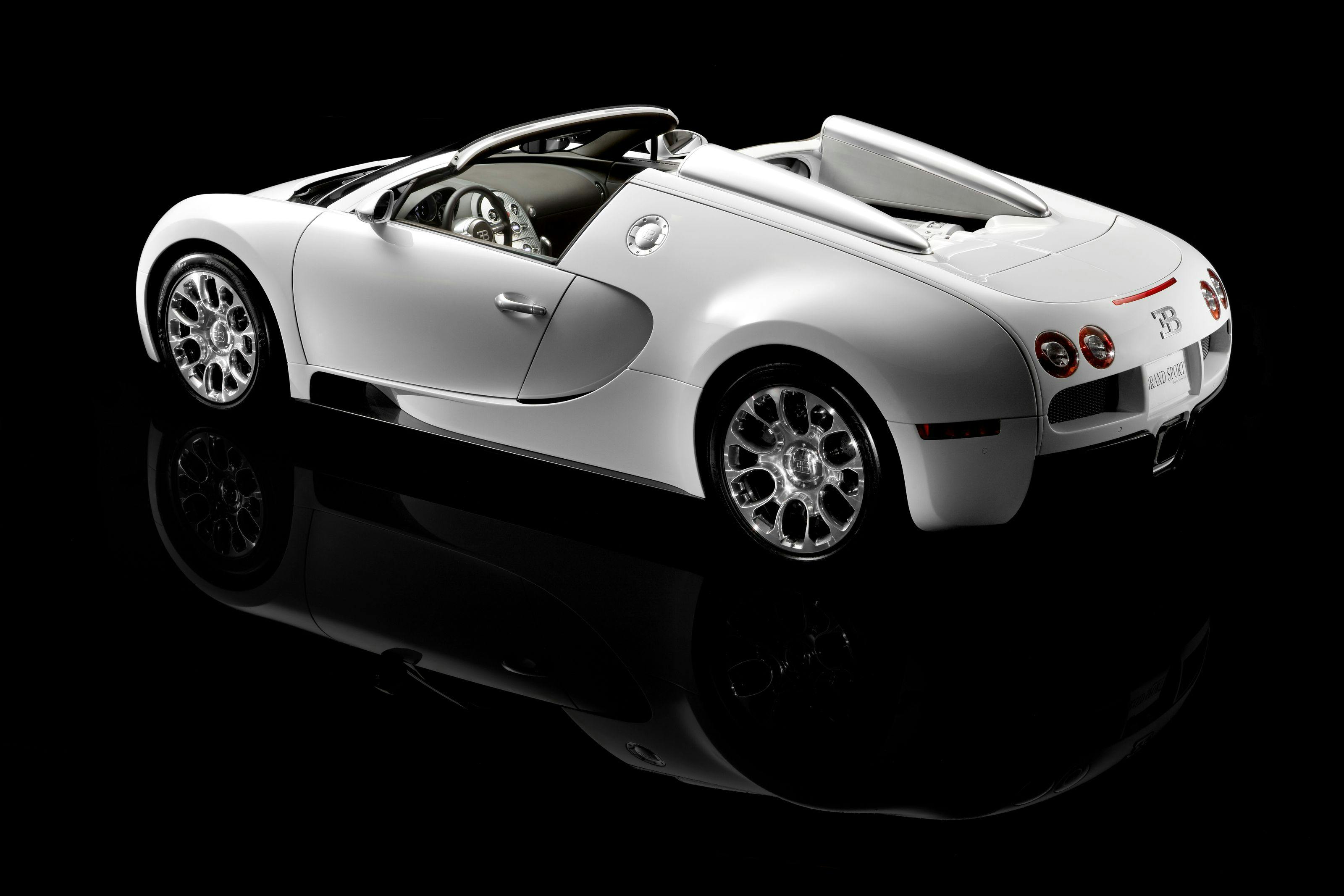 Bugatti expands product range with Bugatti Veyron 16.4 Grand Sport (Studio photos)