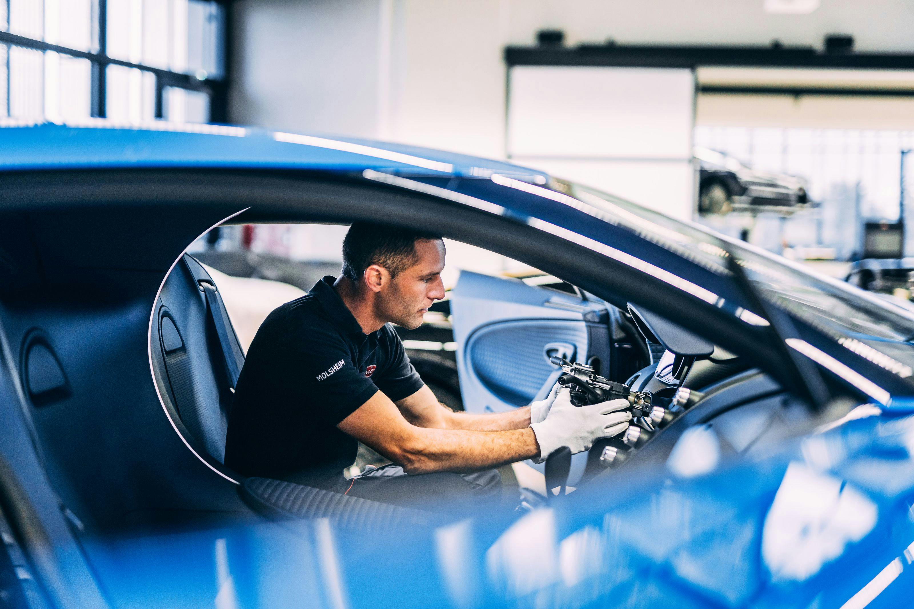Das Interieur des Bugatti Centodieci – Eine Hommage an den EB 110 Super Sport