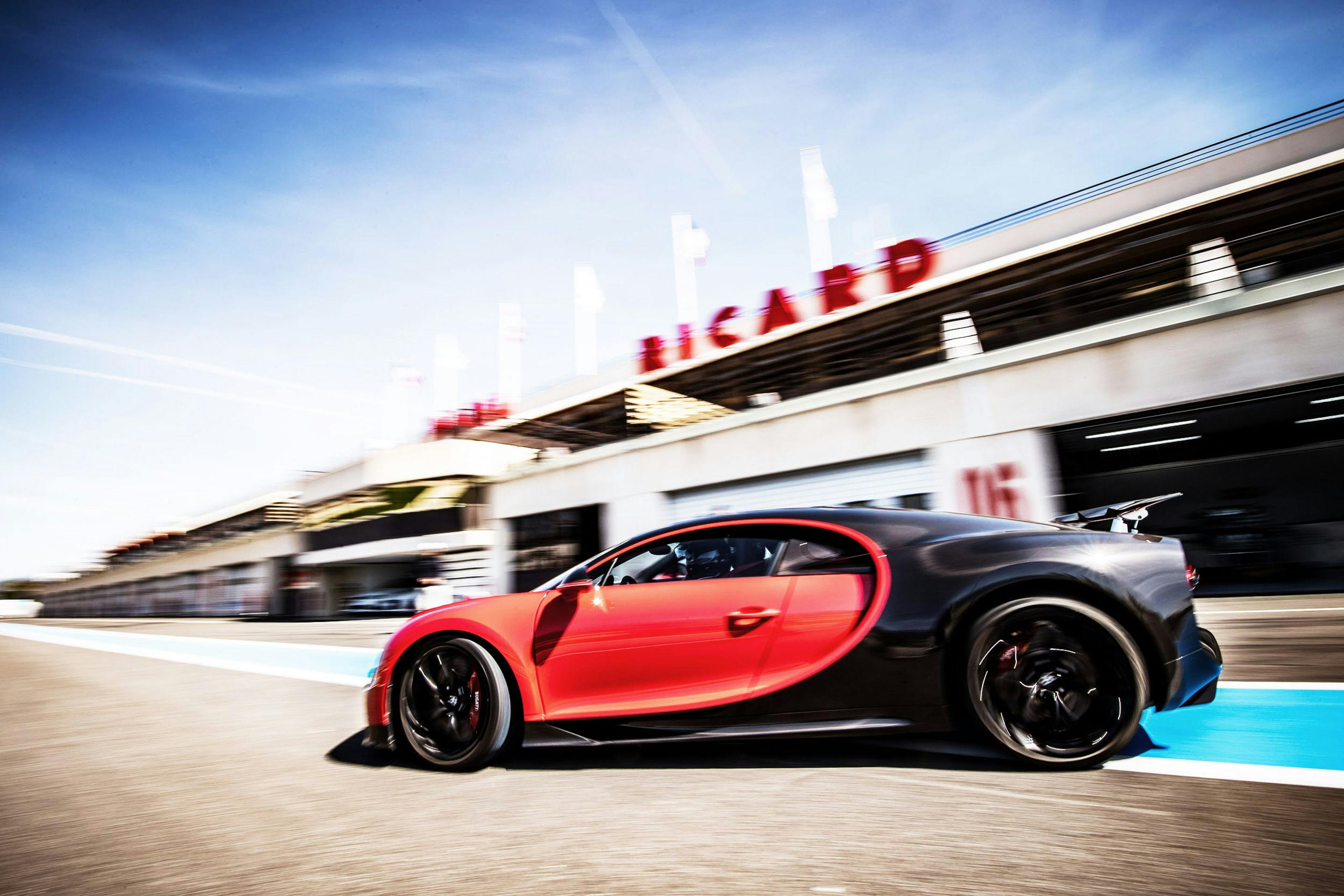 Bugatti testet Chiron und Chiron Sport auf dem Circuit Paul Ricard