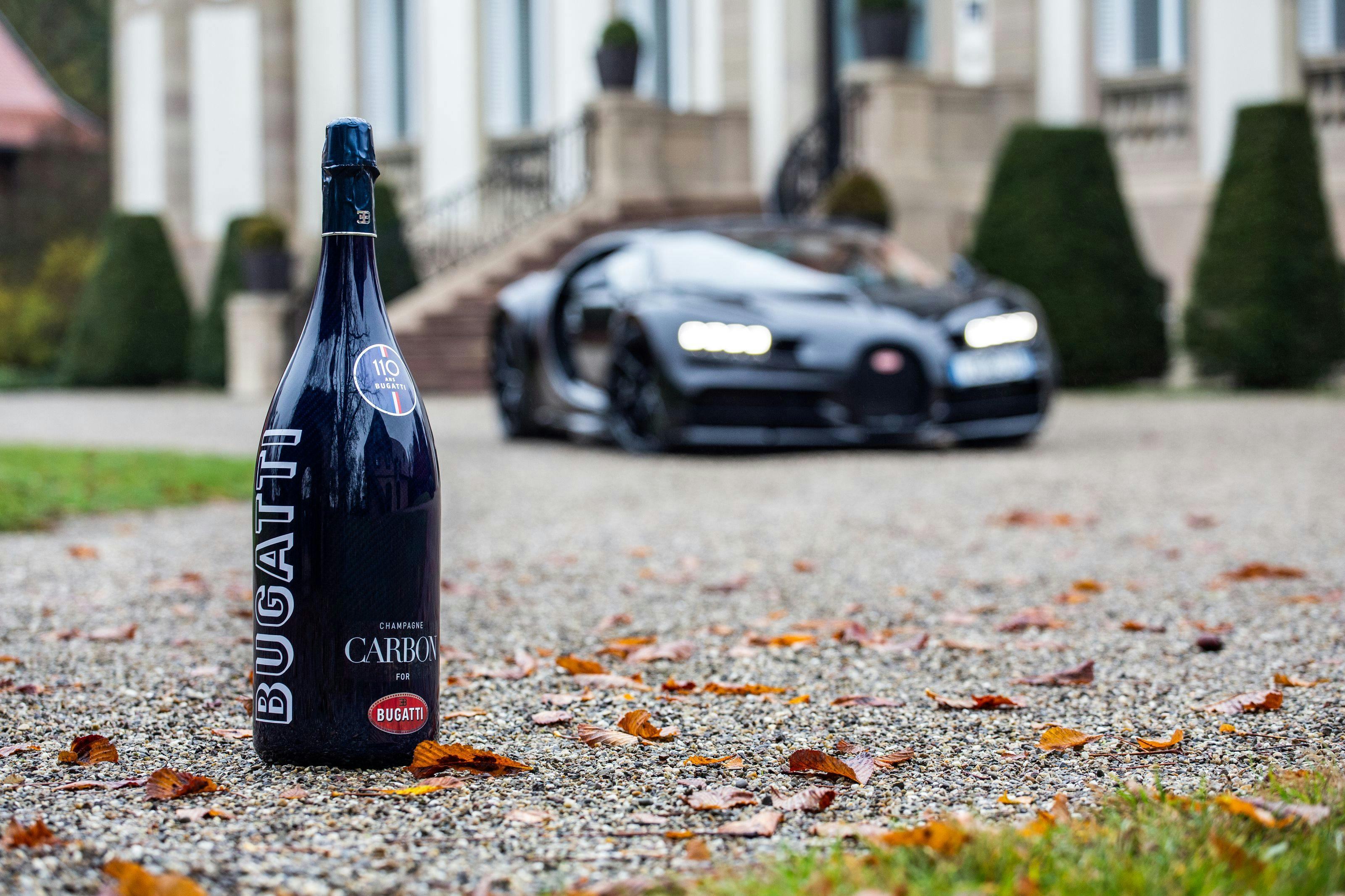 Bugatti und Champagne Carbon stoßen auf ihre Partnerschaft an